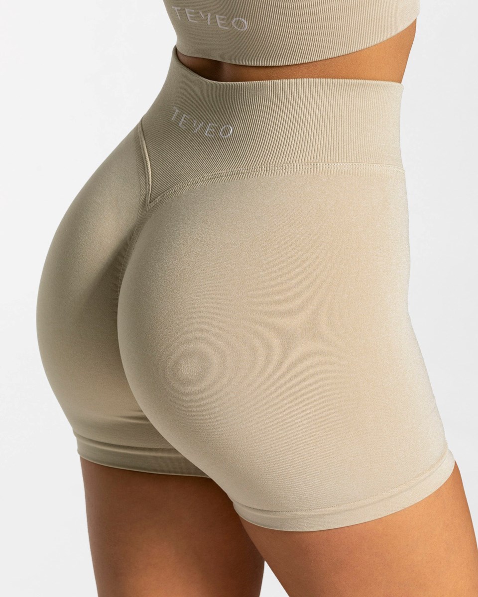 TEVEO Statement Scrunch Shorts Sand | FIXT-54891
